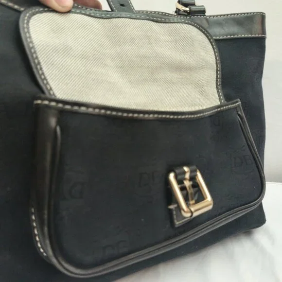 Dooney Bourke Handbag Black All Weather Leather VTG Logo Pattern Zipper Zipper - Picture 10 of 16